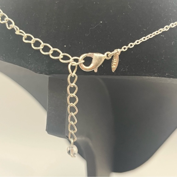 Avon Red Cabochon Necklace & Earring Set – New in Box, Silver-Tone Gift Set - Picture 4 of 8